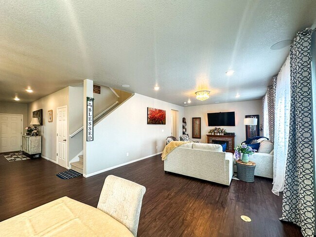 Building Photo - Meadowlark serene 4bd retreat