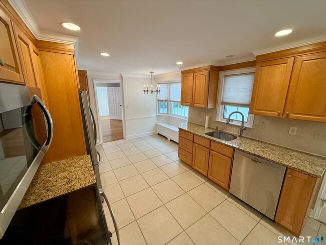 Building Photo - 16 Killian Ave