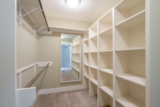 Building Photo - Stunning 4 Bedroom / Amazing Location / Fenced in Backyard / Beautiful Covered Front Porch