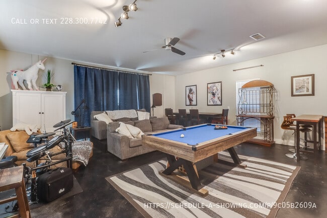 Building Photo - 1713 Shelby Ln