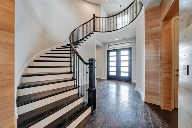 Building Photo - 6316 Bernia Dr
