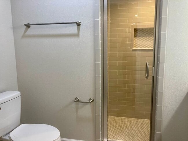 Building Photo - Islands Community Condo