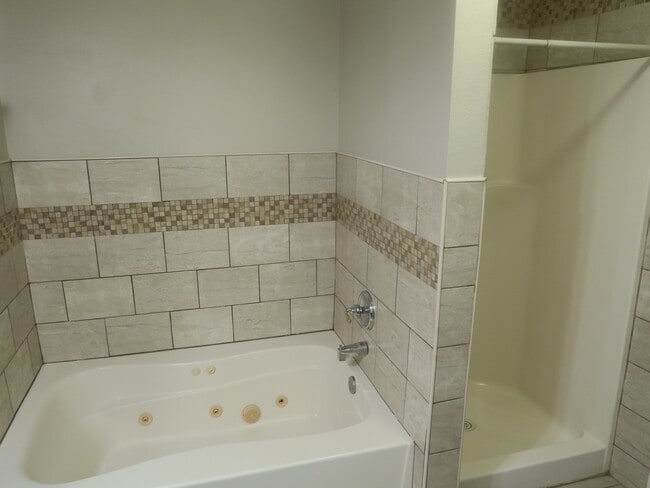 Building Photo - 1606 Quail Run