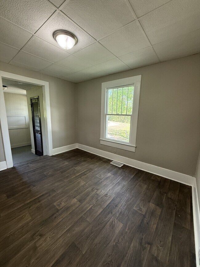 Building Photo - 1545 29th Street Ensley