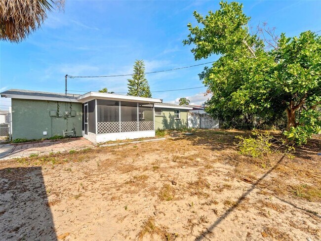 Building Photo - 4848 Picture Ave