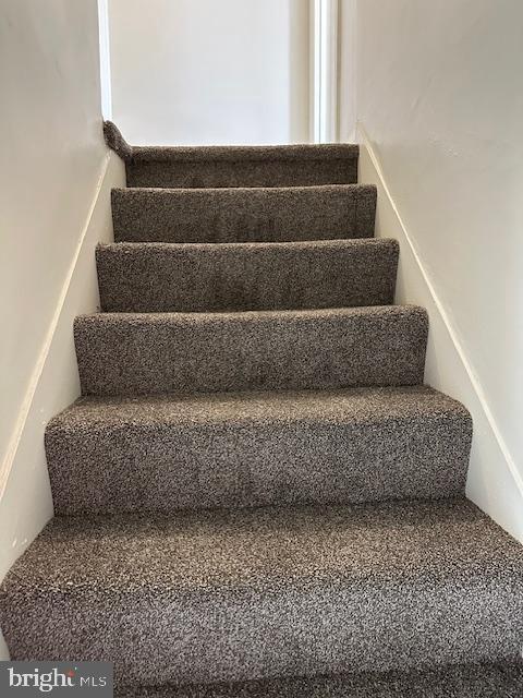 Building Photo - 52 W George St