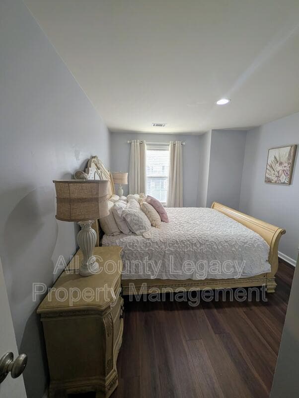 Building Photo - 2150 Spikerush Way