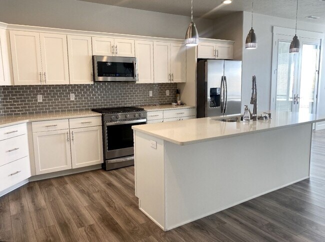 Building Photo - Elegant home in the Heights at Canyon Lakes