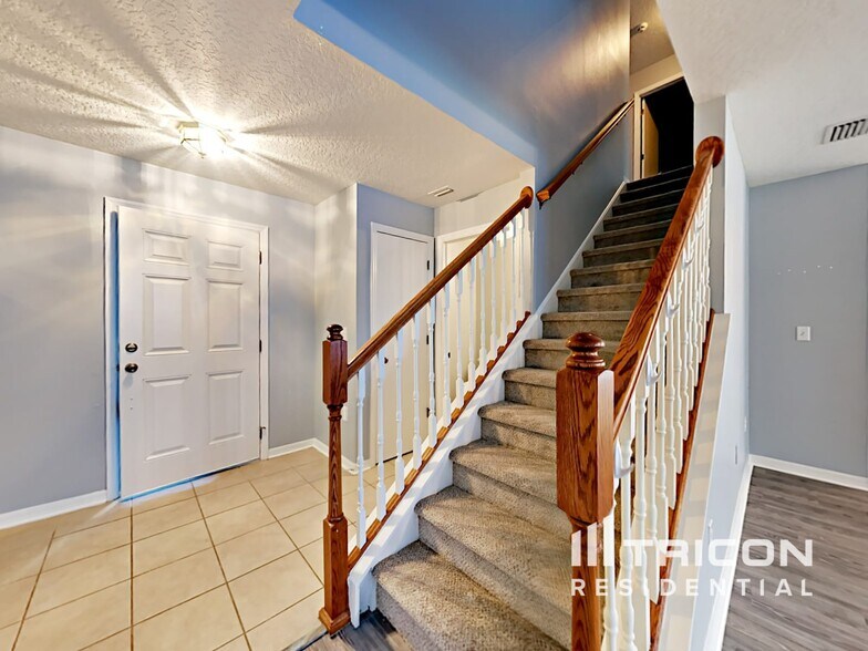 Building Photo - 19514 Timberbluff Dr