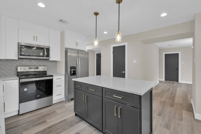 Building Photo - 3526 Indian Forest Dr