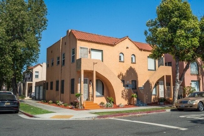 Building Photo - 1994 Cedar Ave