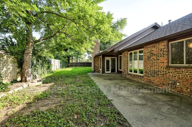 Building Photo - 3619 Chatham Ct