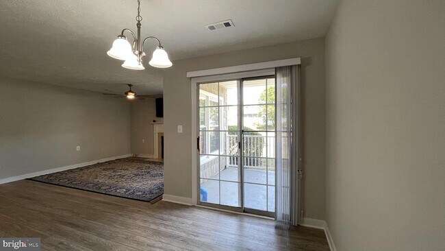 Building Photo - 11154 Summers Cove