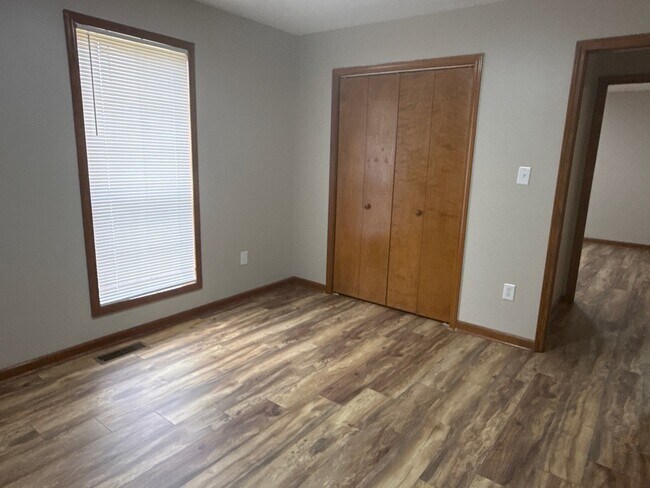 Building Photo - 22 Dean Cv