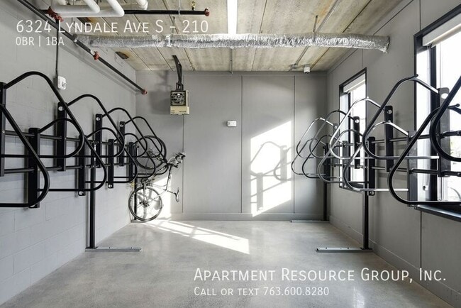 Building Photo - 6324 Lyndale Ave S