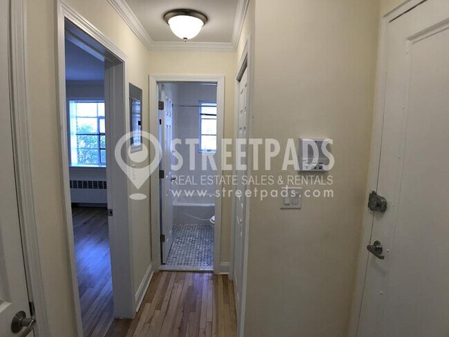 Building Photo - 1 bedroom in Brookline MA 02446