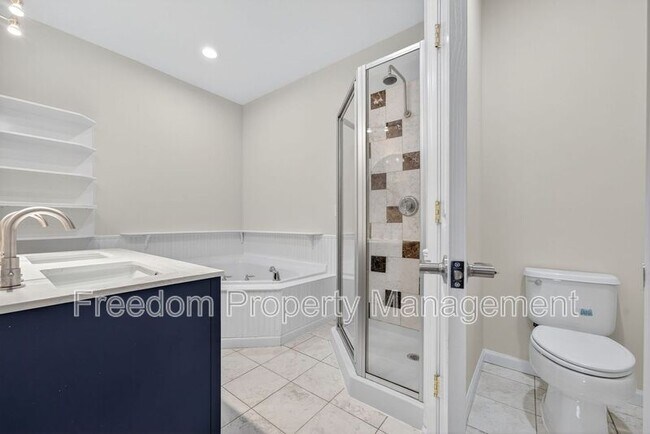 Building Photo - 8513 Thomas Dr