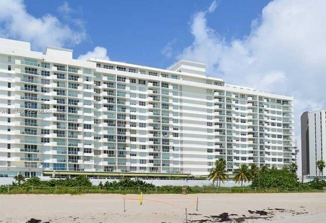 Building Photo - 5601 Collins Ave