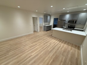 Building Photo - 849 Spring St