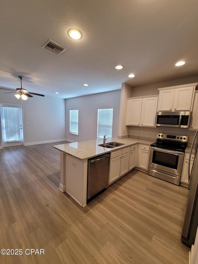 Building Photo - 1874 Pointe Dr