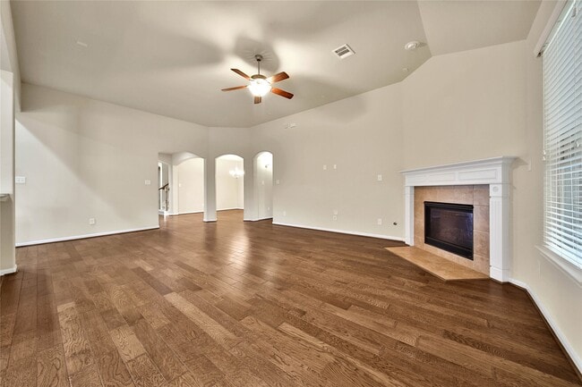 Building Photo - 25208 Forest Ledge Dr