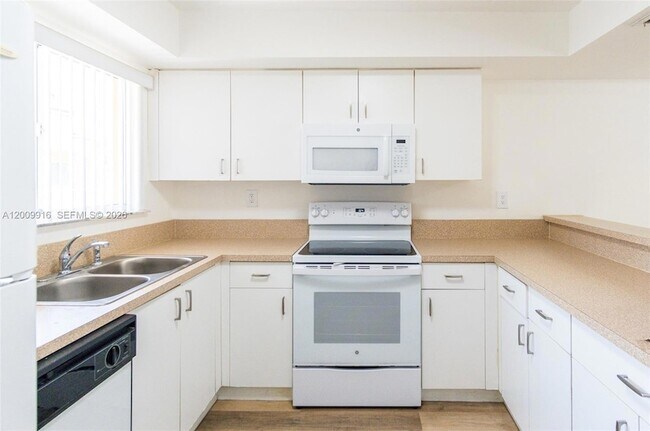 Building Photo - 14905 SW 80th St