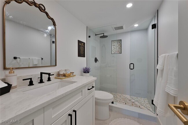 Building Photo - 1950 Gulf Shore Blvd N