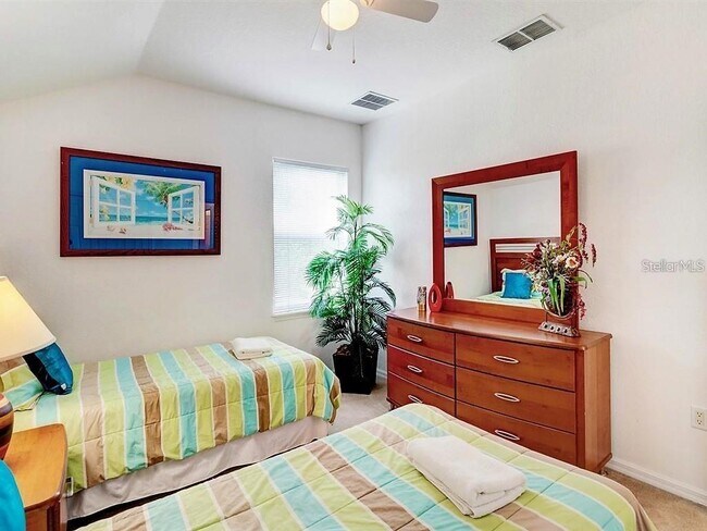 Building Photo - 153 Vizcay Way