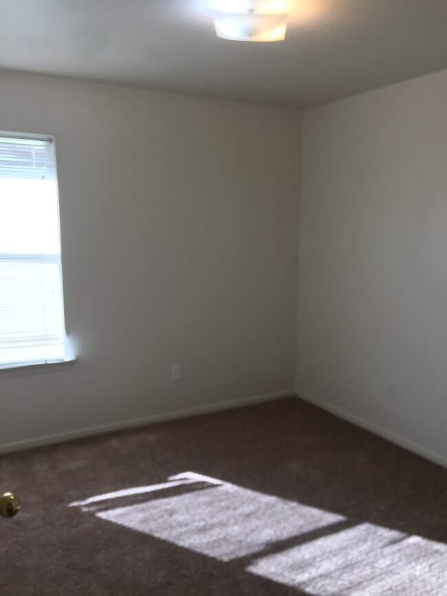 Building Photo - 1430 Shoshoni Trail