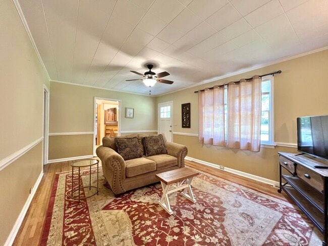 Building Photo - 1266 Pinecrest Dr