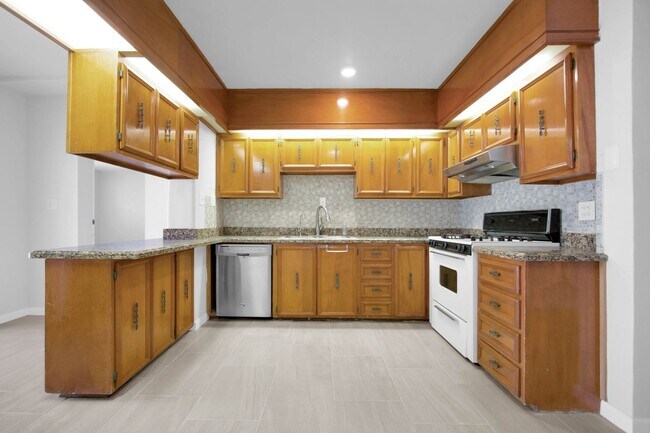 Building Photo - Adorable 3 bedroom, 2 bath apartment in Northeast El Paso!