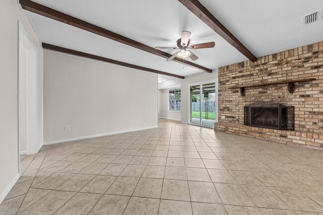 Building Photo - 2300 Zinnia Ct