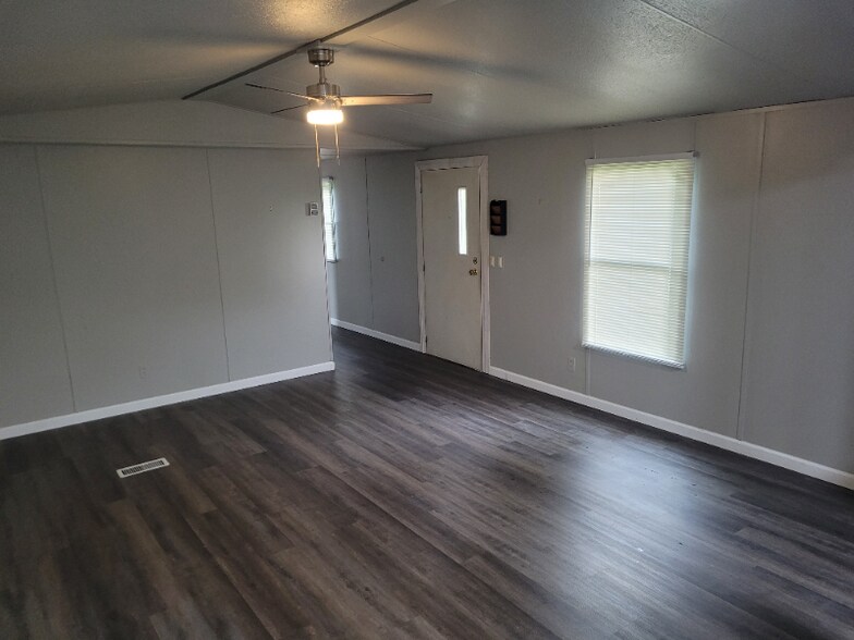 Building Photo - 7530 KY-1247