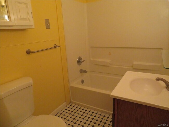 Building Photo - 125 Elmwood Ave