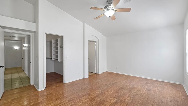 Building Photo - Great price for this Goodyear neighborhood!