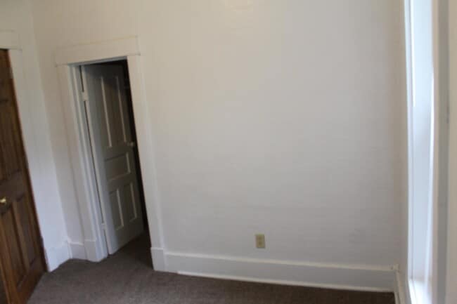 Building Photo - 707 W Main St