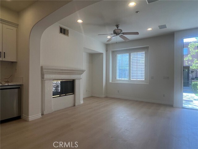 Building Photo - 149 Topaz
