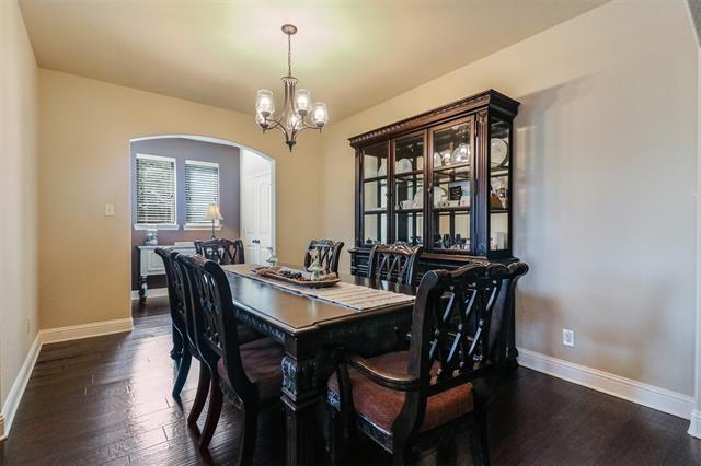 Building Photo - 230 Sandy Way