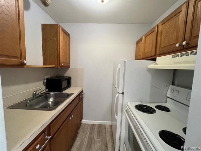 Building Photo - 31831 Grand River Ave