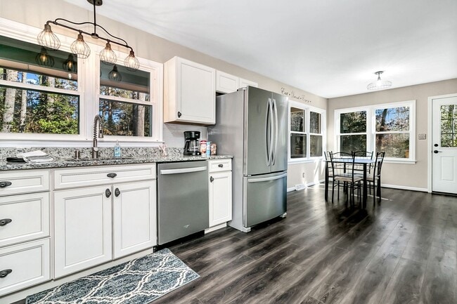 Building Photo - Very Private 3-Bedroom Home with Huge Yard...