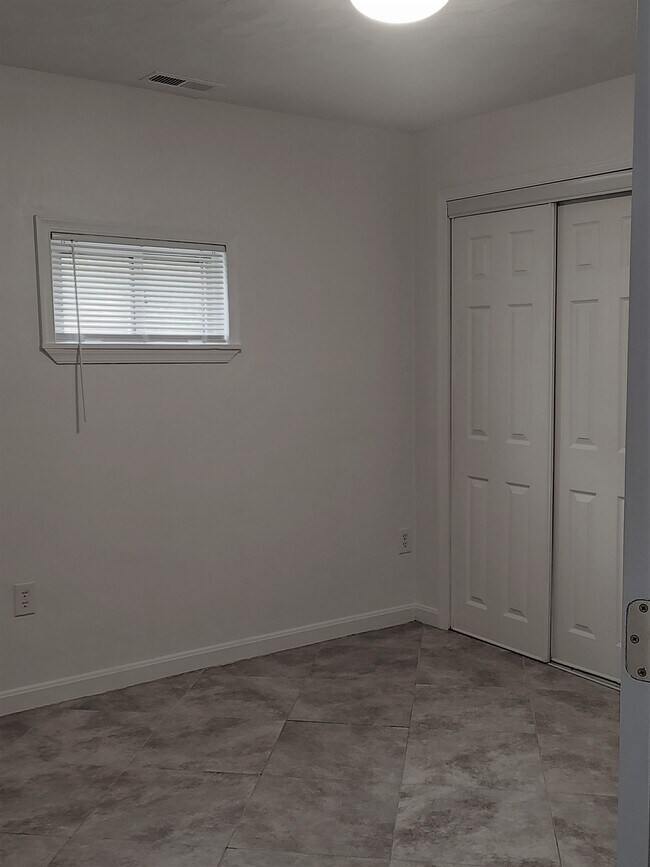 Hallway BR - 4011 Bandy Rd