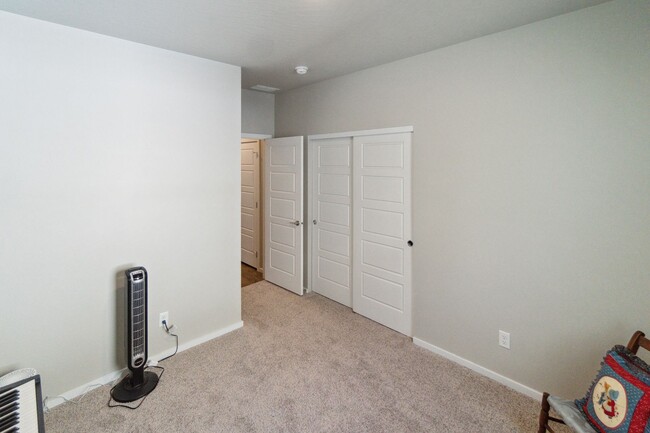 Building Photo - 4 Bed 2 Bath Single Family Home in Cheney!!
