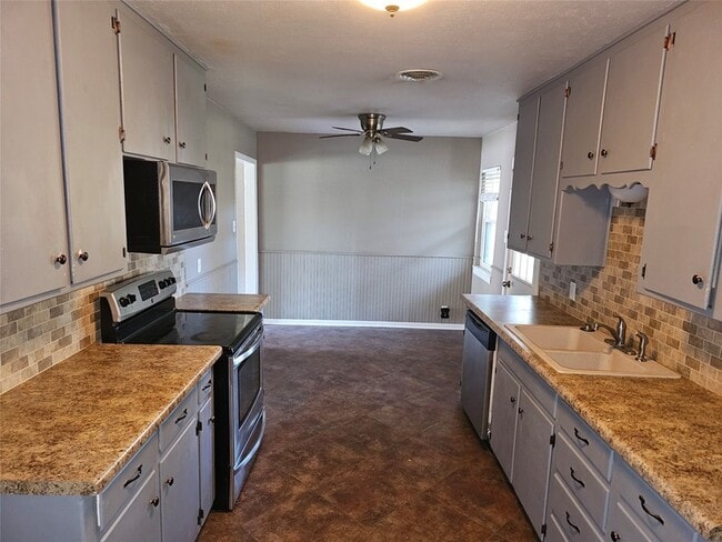 Building Photo - 3208 Brown Trail
