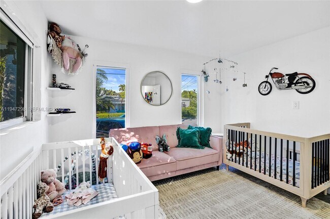 Building Photo - 9181 Byron Ave