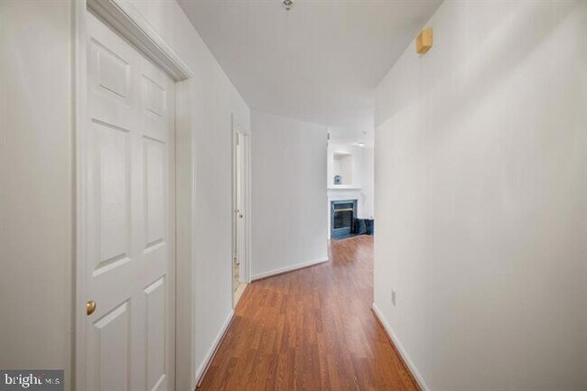 Building Photo - 9101 Gracious End Ct