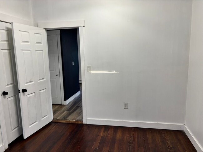 Building Photo - 122 Hudson St