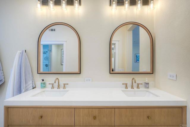 Building Photo - 823 Kalpati Cir