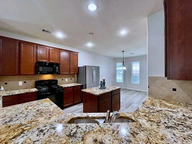 Building Photo - 21510 Sierra Long Dr