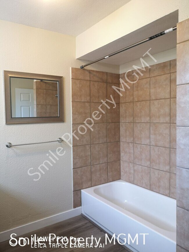 Building Photo - 13108 SE Cora St