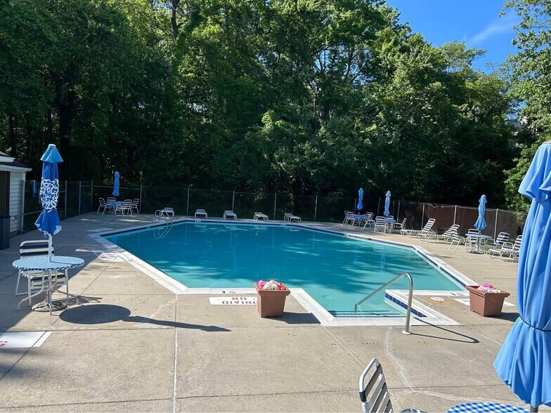 Building Photo - 1111 Castle Harbour Way